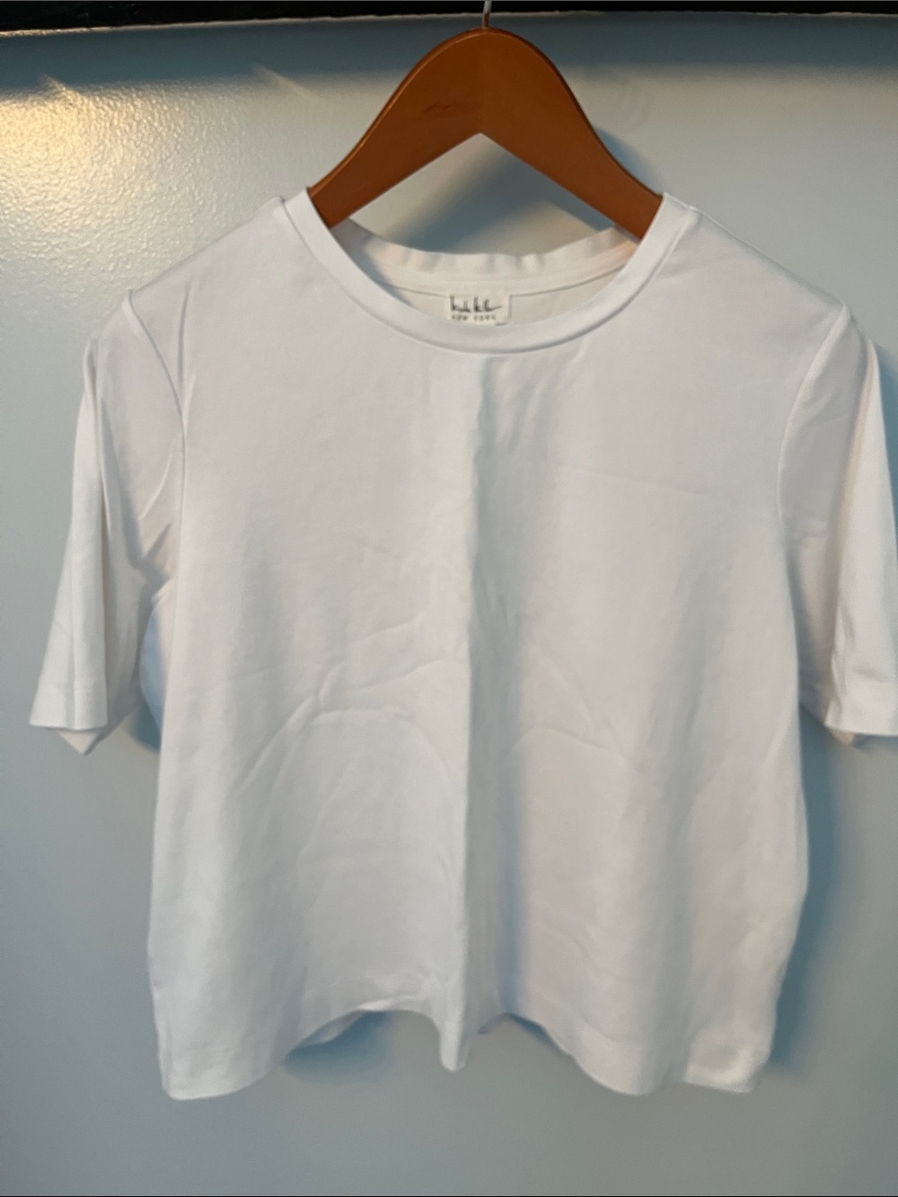 Nicole Miller White Short Sleeve Tee